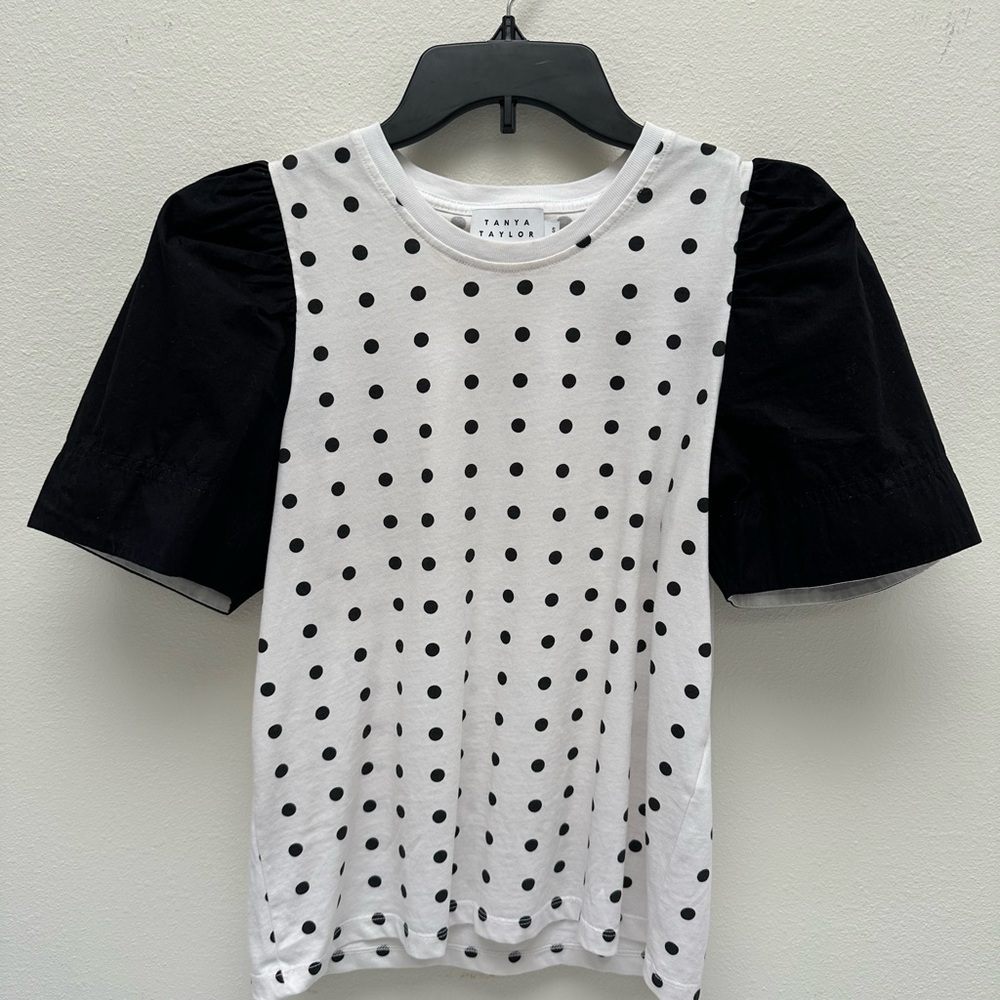 Puff sleeve polka dot top